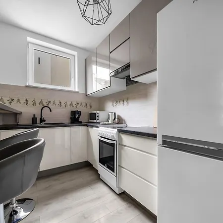 Wola - Balcony, Bus&tram Nearby - By Rentujemy *