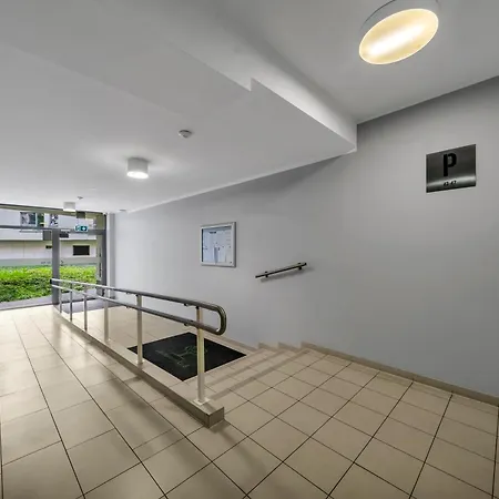 Appartamento Wola - Balcony, Bus&tram Nearby - By Rentujemy *